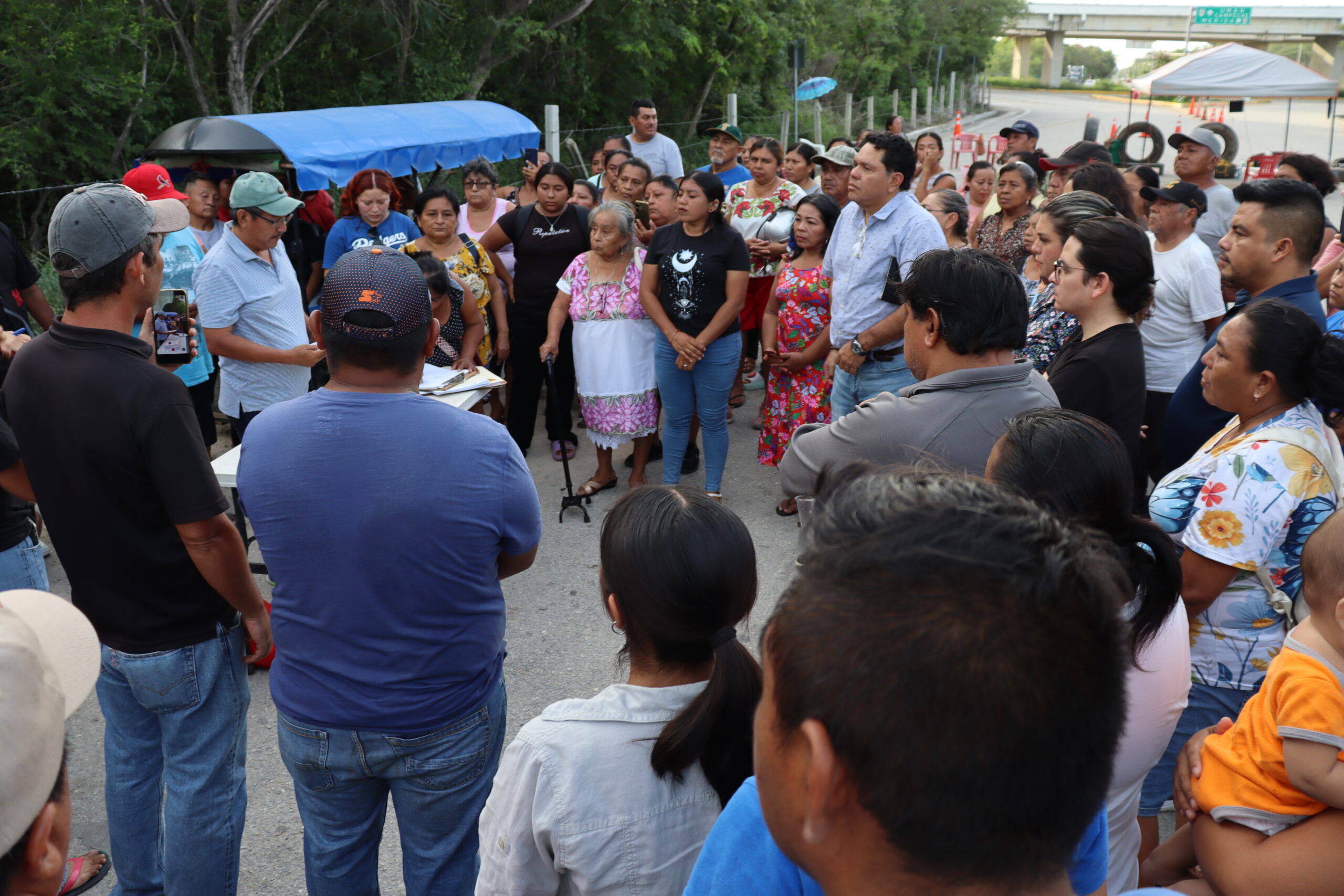 Pueblos mayas exigen a los tres niveles de gobierno clausurar bancos de material pétreo y reparar el daño a sus comunidades